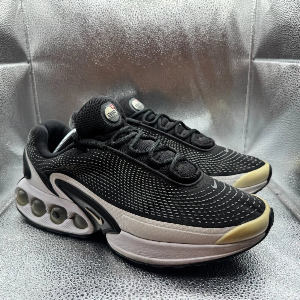 Size 11 Nike Air Max DN Mens Black White Cool Gray Running Sneakers DV3337-003